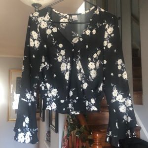 🌺 H&M Divided Floral Wrap Front Crop Top with Bell Sleeves Sz 4